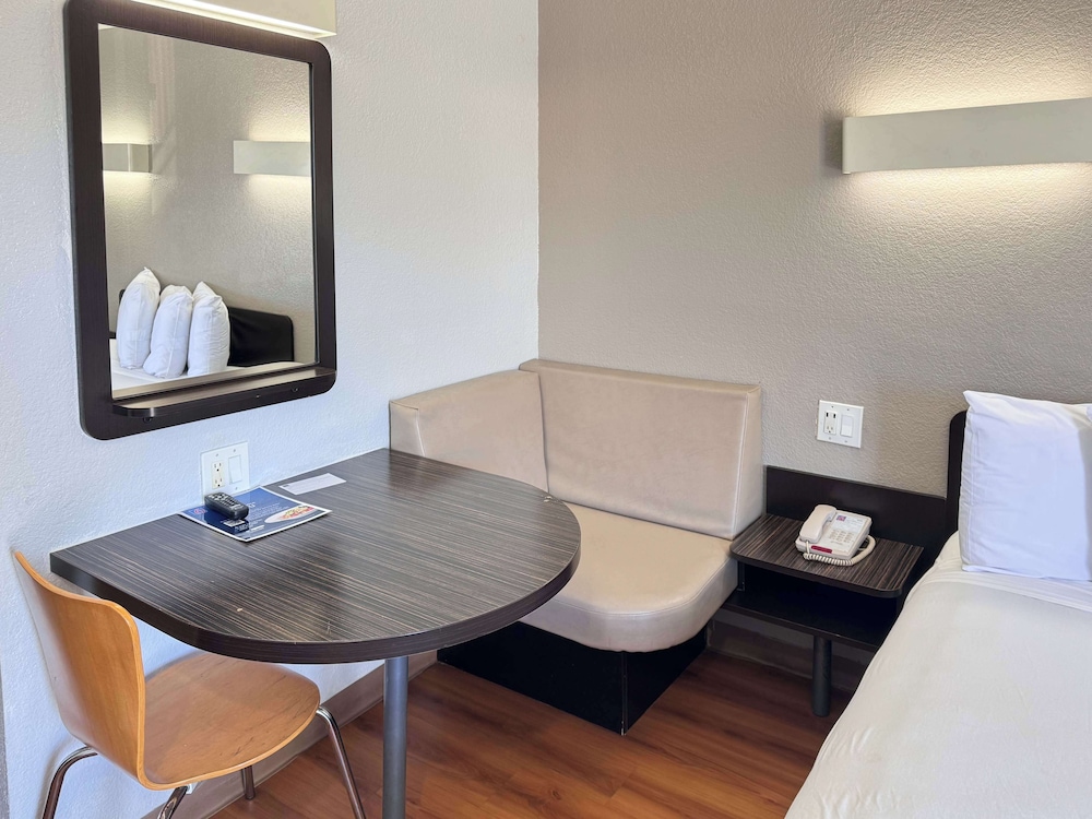 motel 6 ontario ca airport