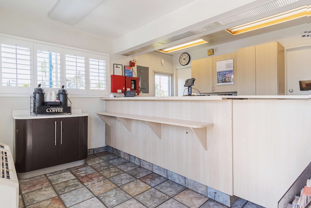 motel 6 ontario ca airport