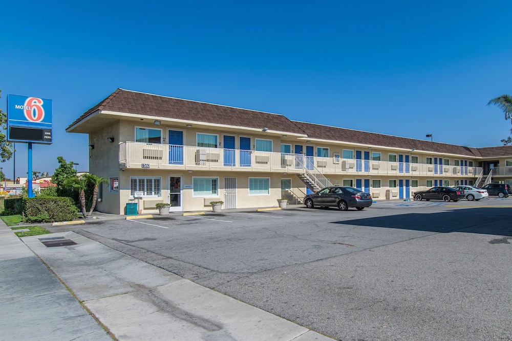 Motel 6 Ontario, Ca - Airport,Ontario>>Los Angeles,2 star