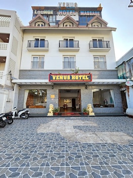 venus hotel massage and sky bar