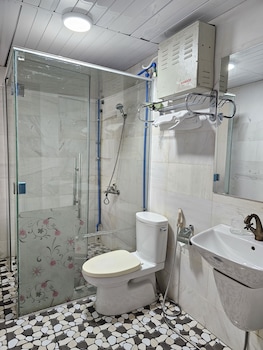 venus hotel massage and sky bar