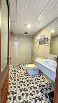 venus hotel massage and sky bar