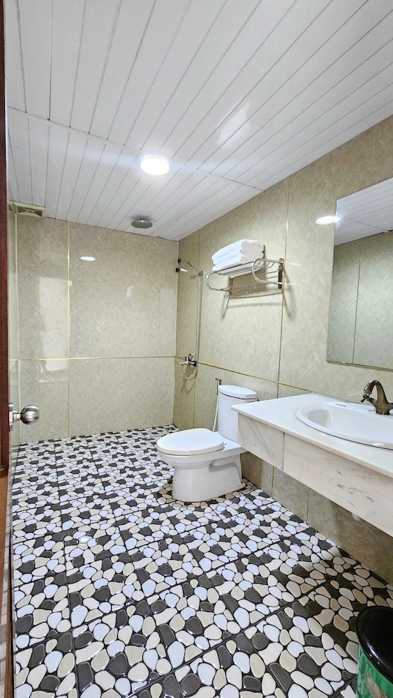 venus hotel massage and sky bar