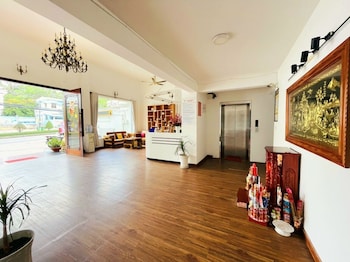 venus hotel massage and sky bar