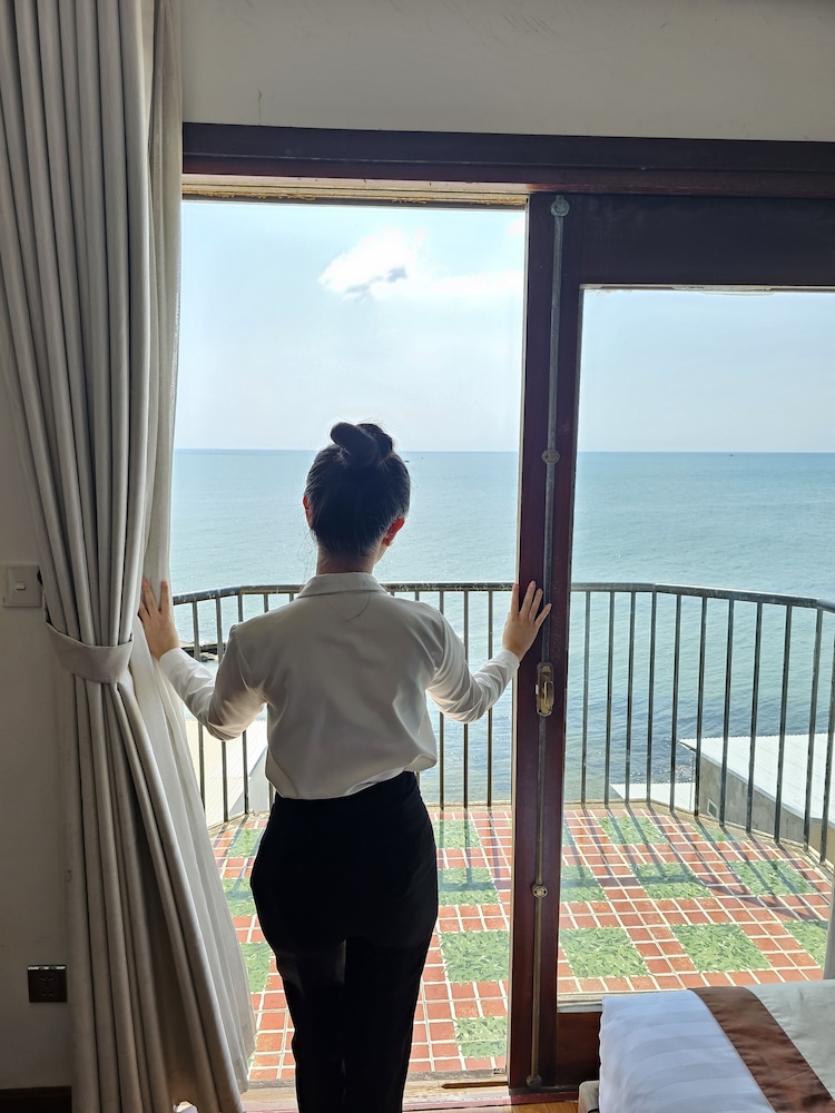 venus hotel massage and sky bar