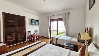 venus hotel massage and sky bar