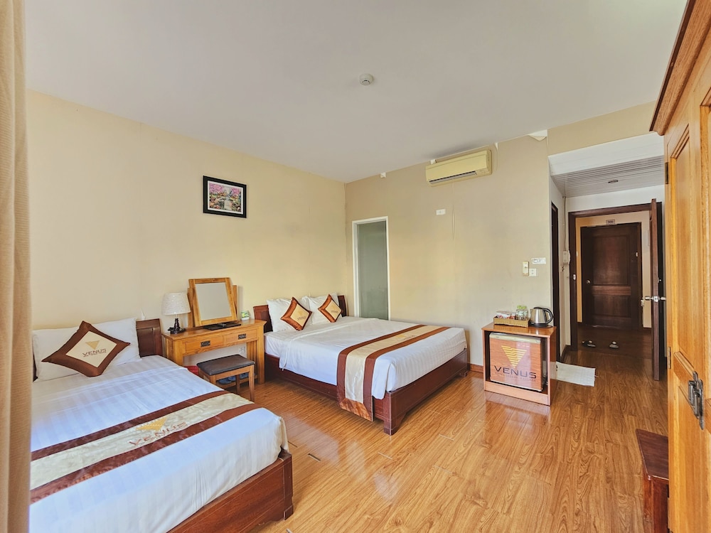 venus hotel massage and sky bar