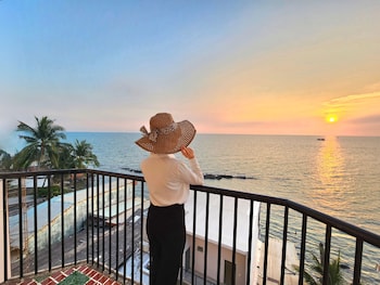 venus hotel massage and sky bar