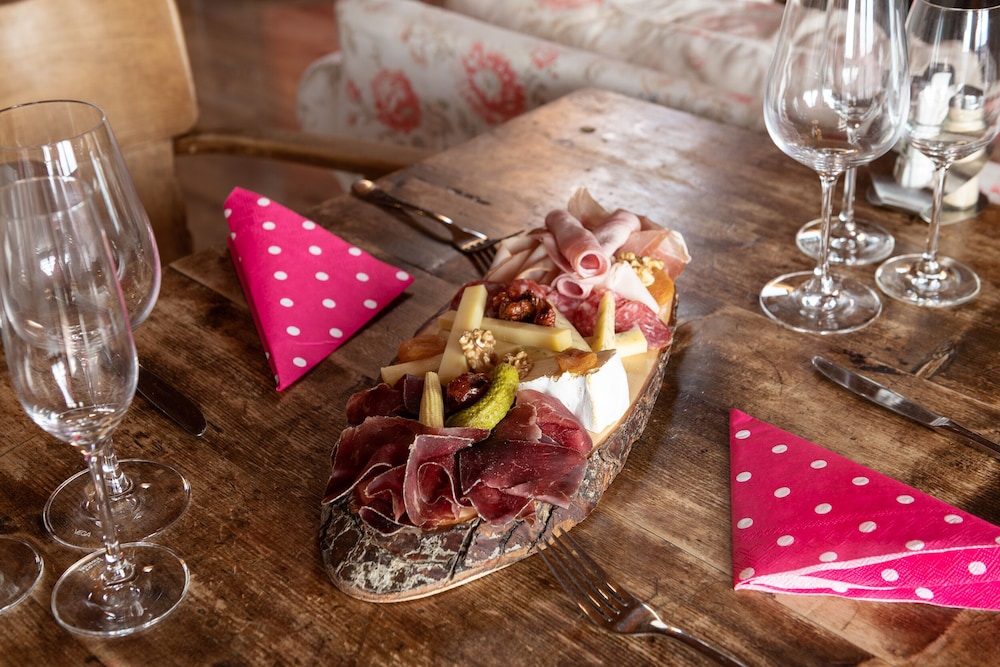 hotel zeit and traum