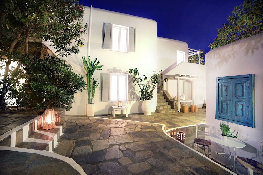 mykonos town suites