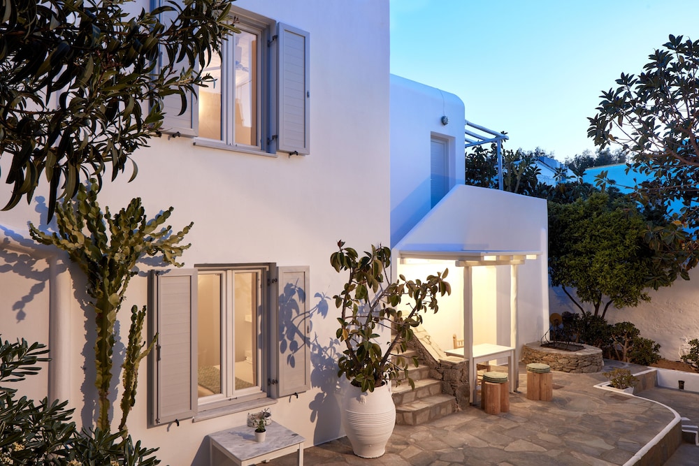 mykonos town suites