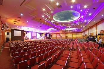 rocky plaza hotel padang