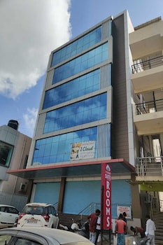 I Cloud-Elite Suites,,3 star