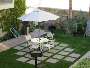 7 springs inn and suites