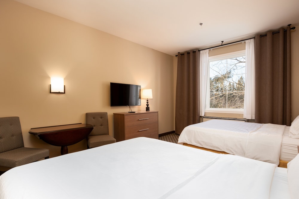 holiday inn express and suites tremblant by ihg