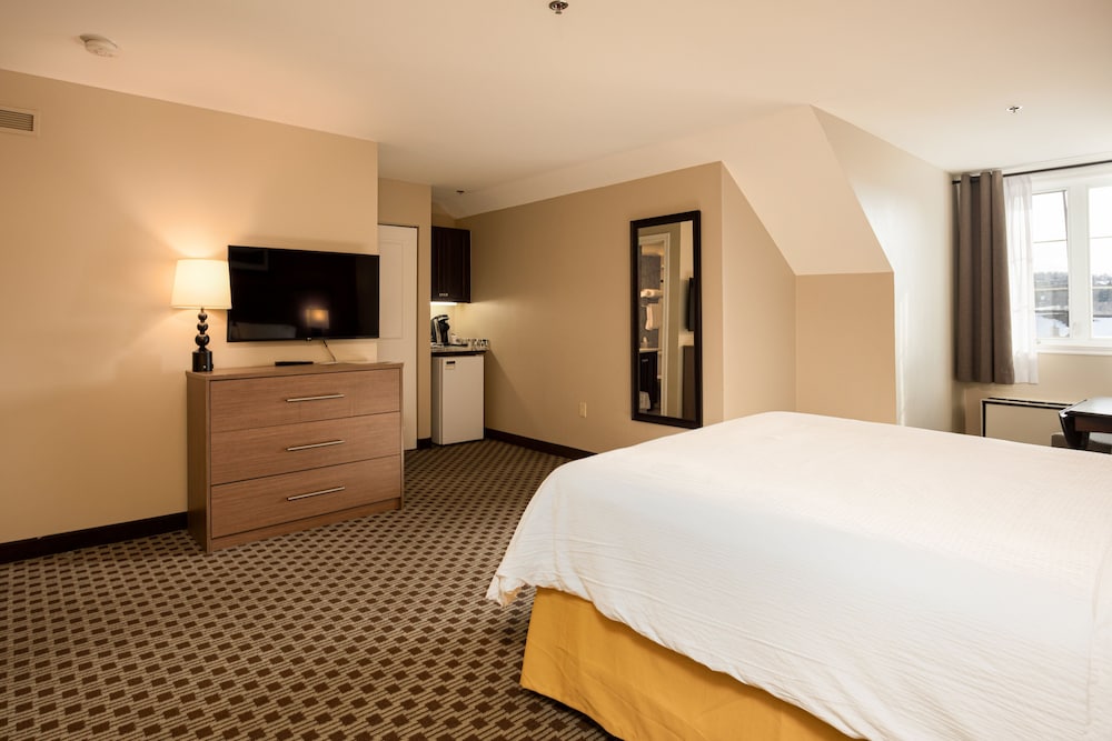 holiday inn express and suites tremblant by ihg