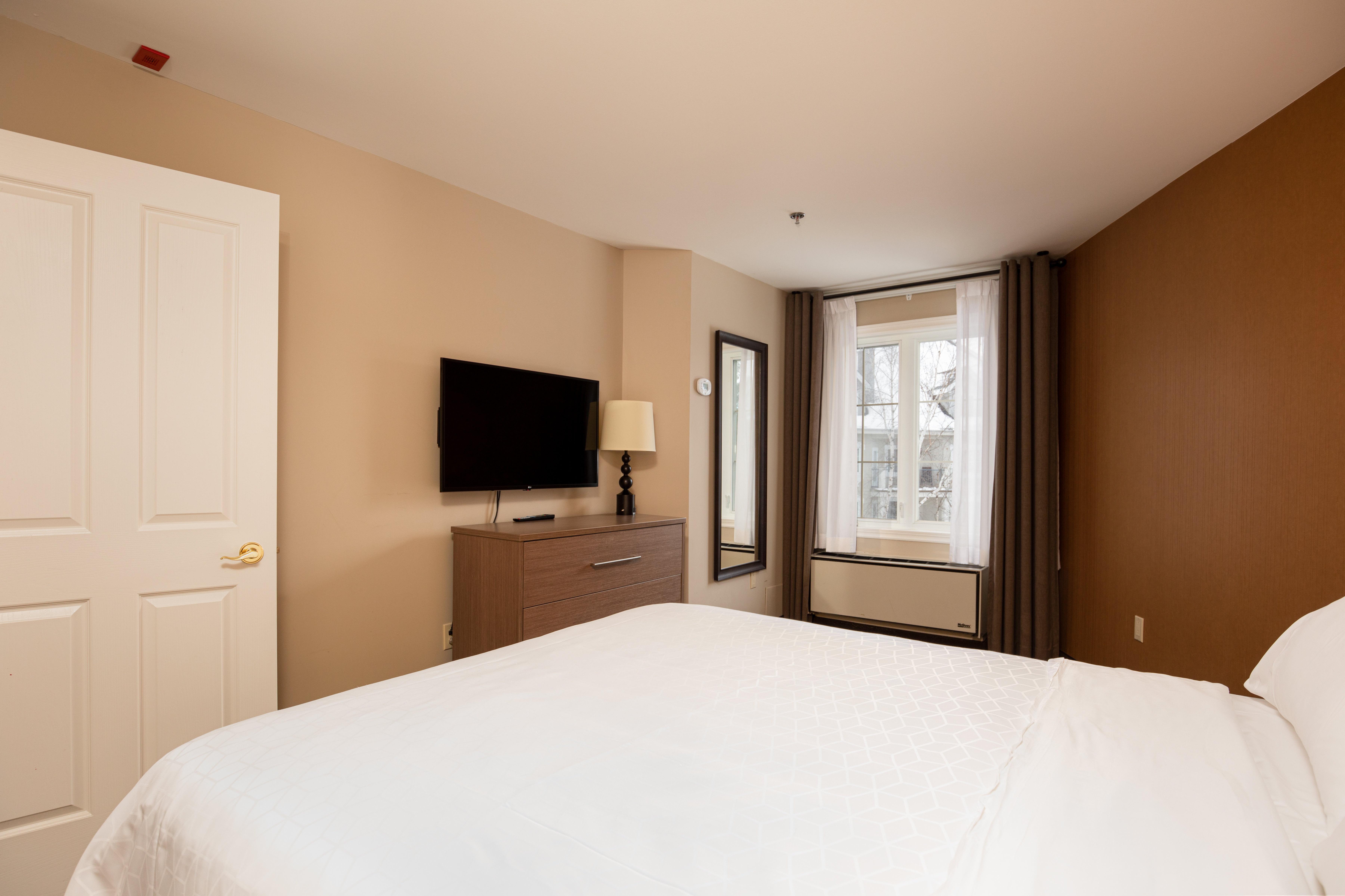 holiday inn express and suites tremblant by ihg