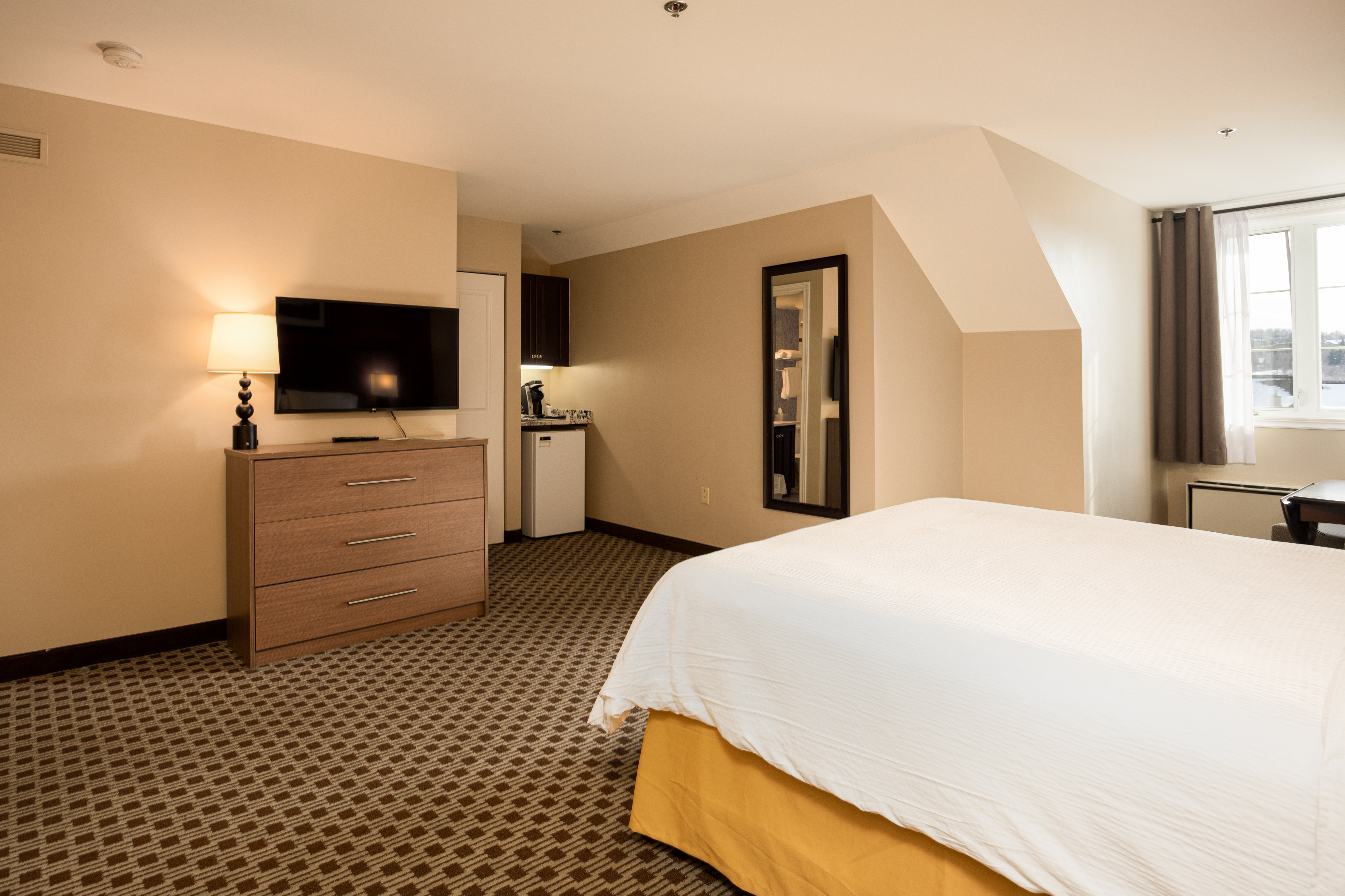 holiday inn express and suites tremblant by ihg