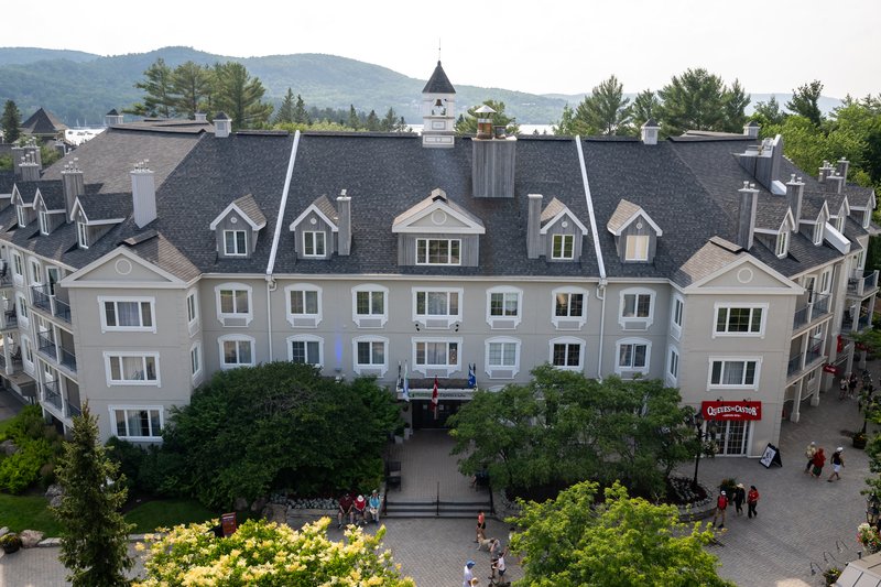 holiday inn express and suites tremblant by ihg