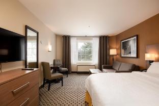 holiday inn express and suites tremblant by ihg