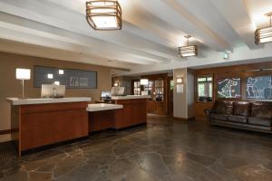 holiday inn express and suites tremblant by ihg