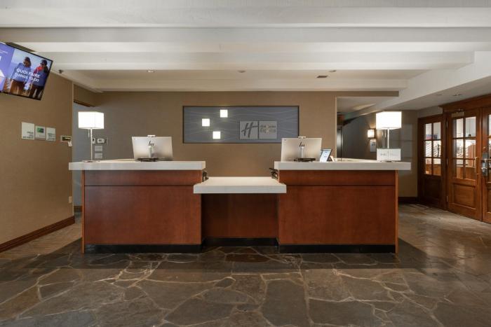 holiday inn express and suites tremblant by ihg