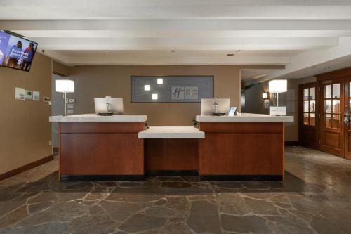 holiday inn express and suites tremblant by ihg