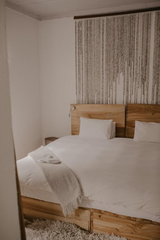 Qambathi Mountain Lodge,Durban>>Cathkin Park,4 star