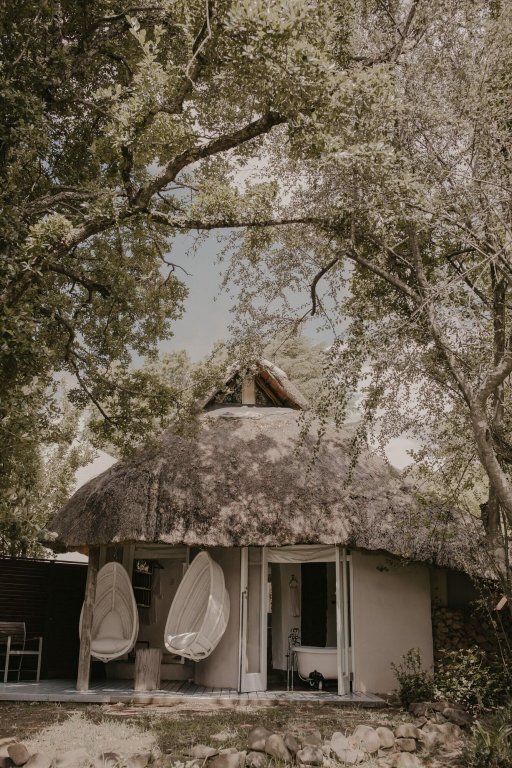 Qambathi Mountain Lodge,Durban>>Cathkin Park,4 star