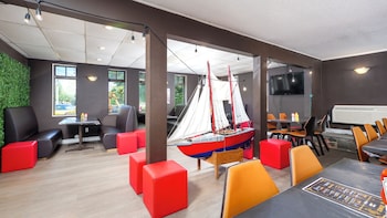Coach House Inn,,3 star