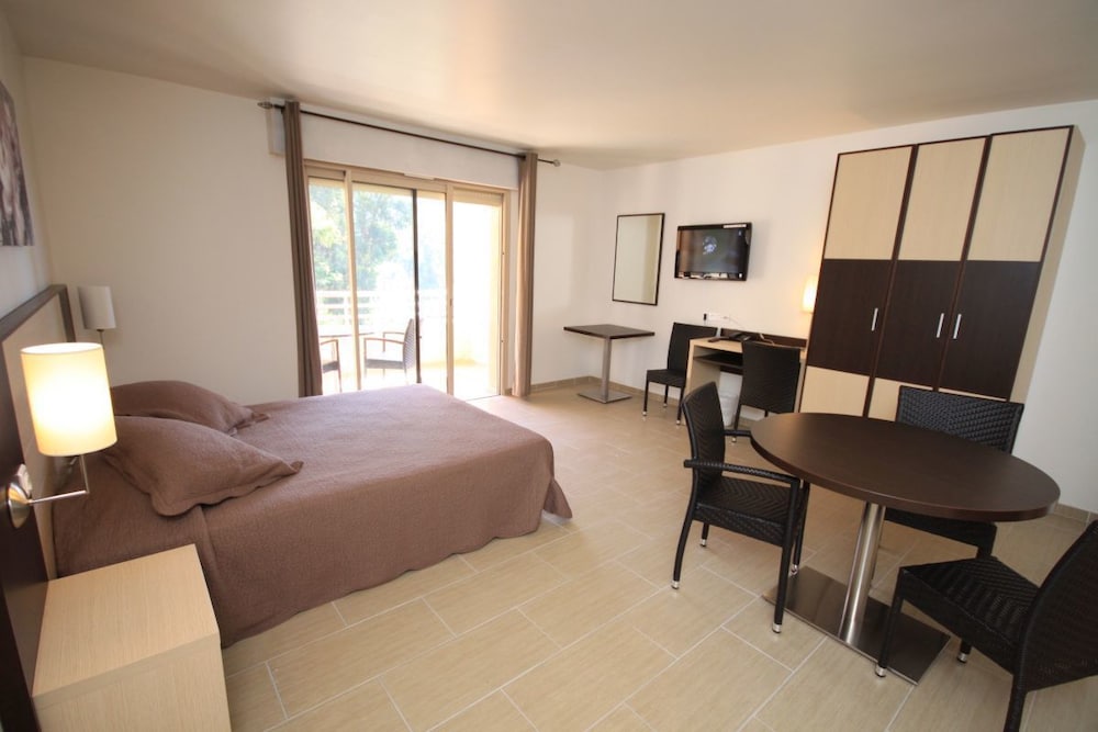 hotel costa rossa