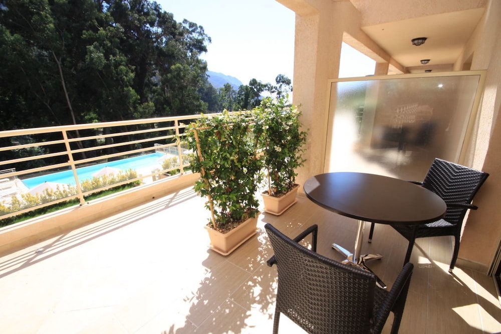 hotel costa rossa