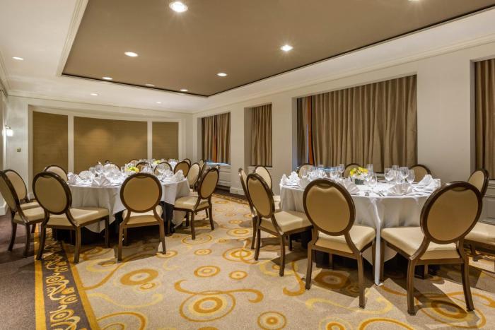 omni berkshire place