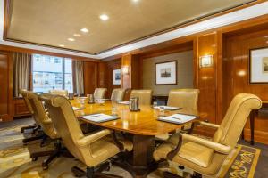 omni berkshire place