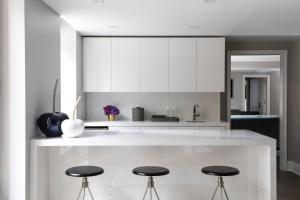 omni berkshire place