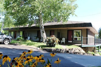 The Glen House Resort,Ivy Lea>>Gananoque,4 star