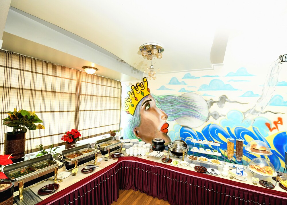 hotel queen mandalay