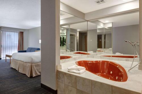 days inn by wyndham niagara falls near the falls