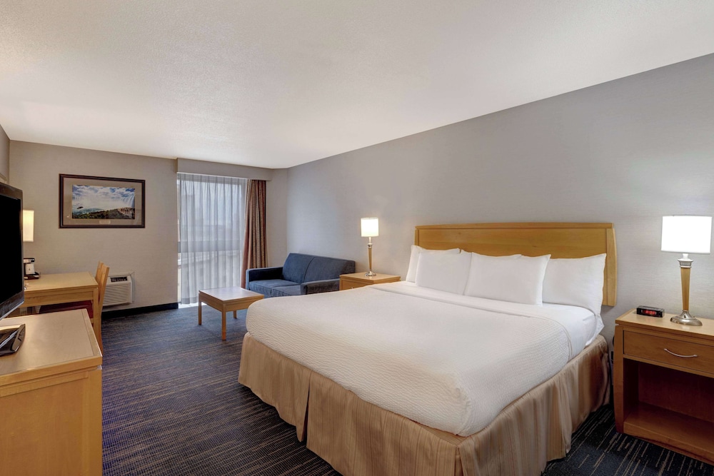 days inn by wyndham niagara falls near the falls