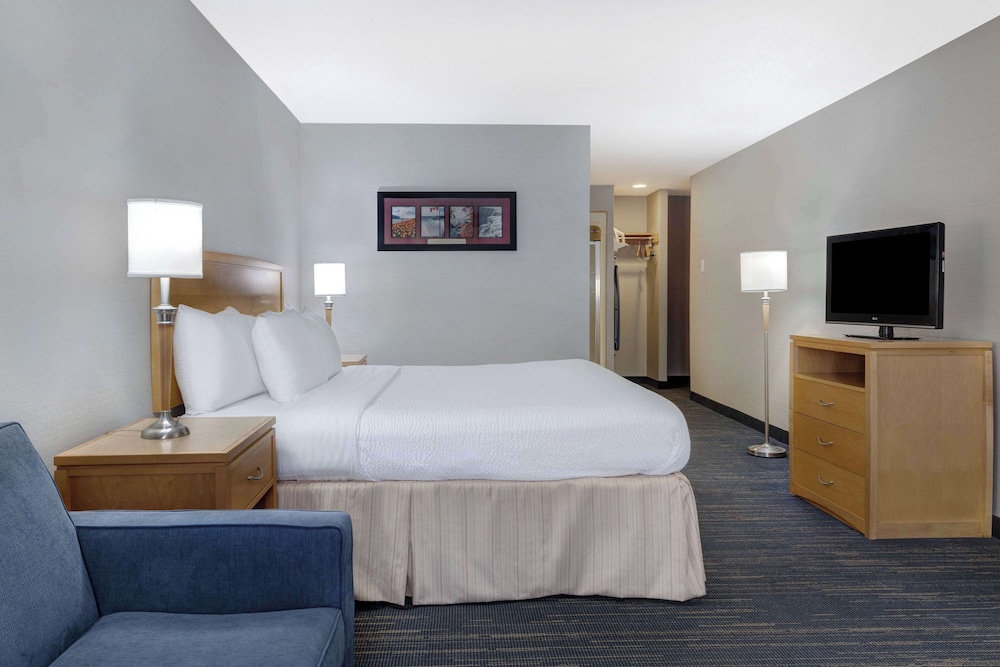 days inn by wyndham niagara falls near the falls