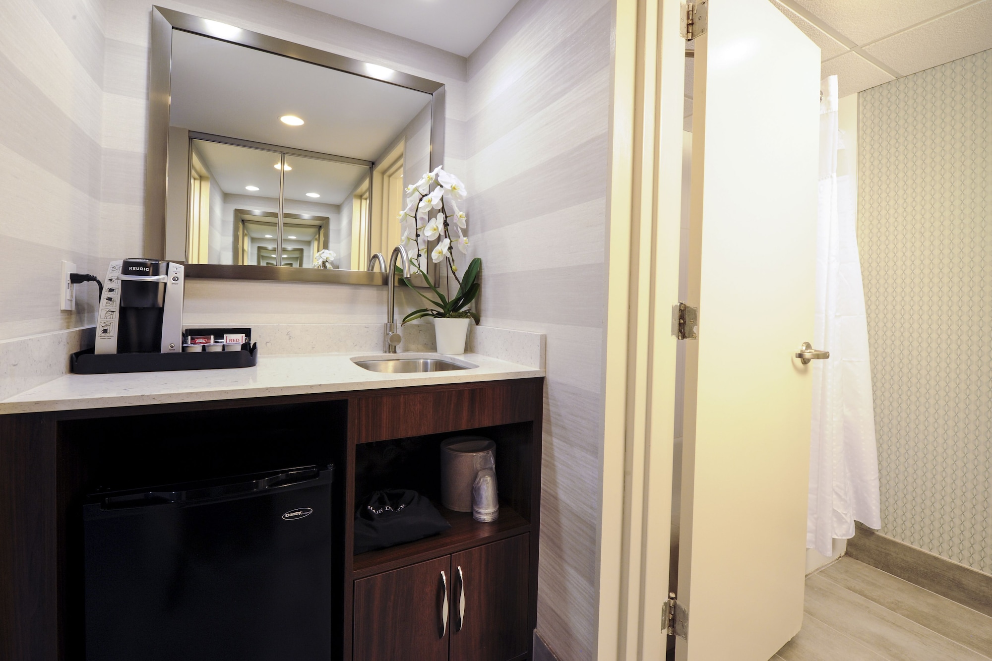 holiday inn niagara falls by the falls by ihg