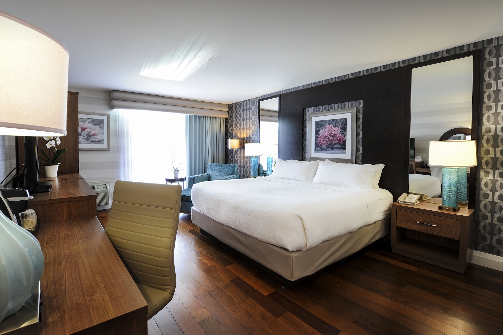 holiday inn niagara falls by the falls by ihg