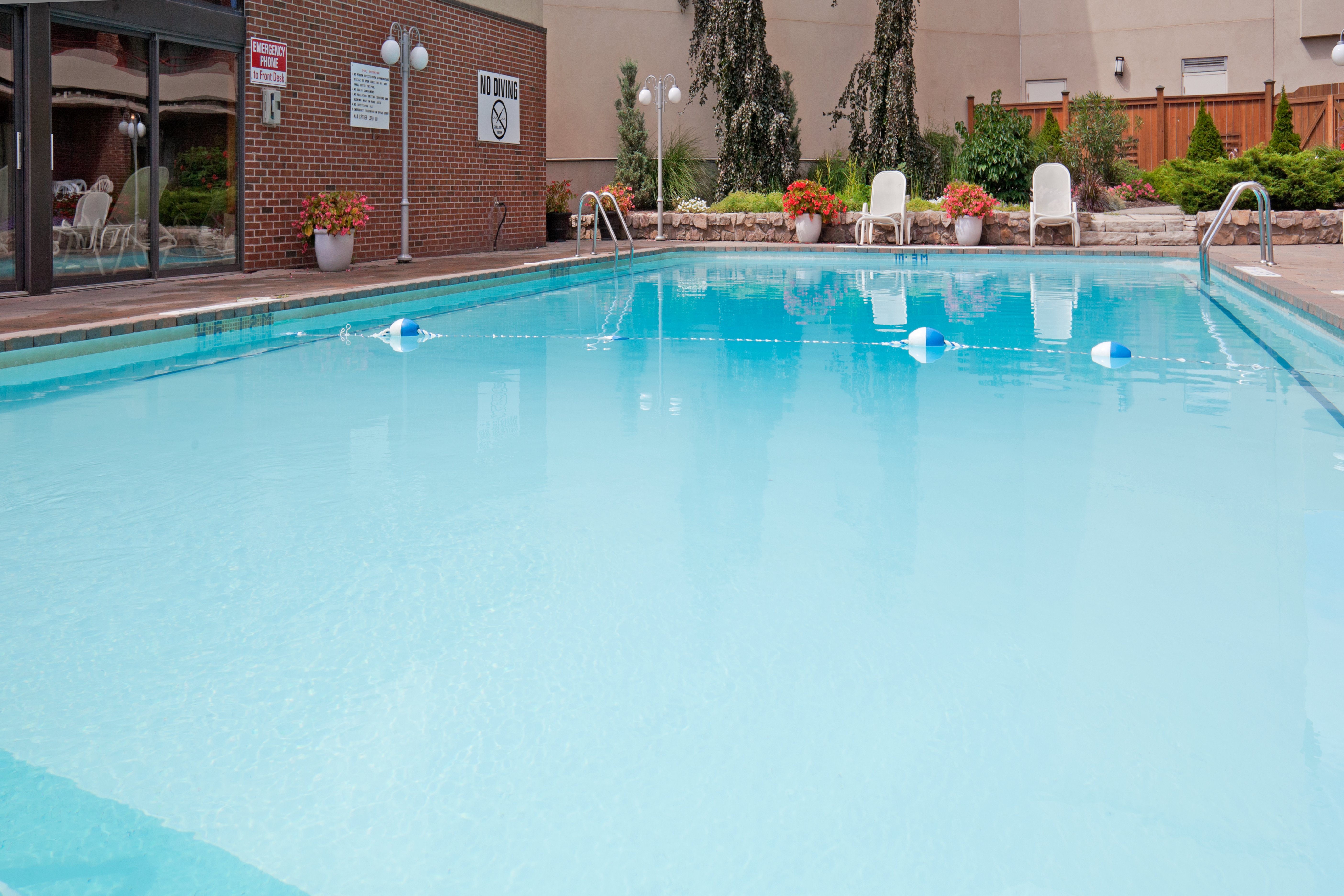 holiday inn niagara falls by the falls by ihg