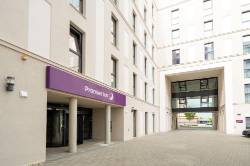 premier inn berlin airport