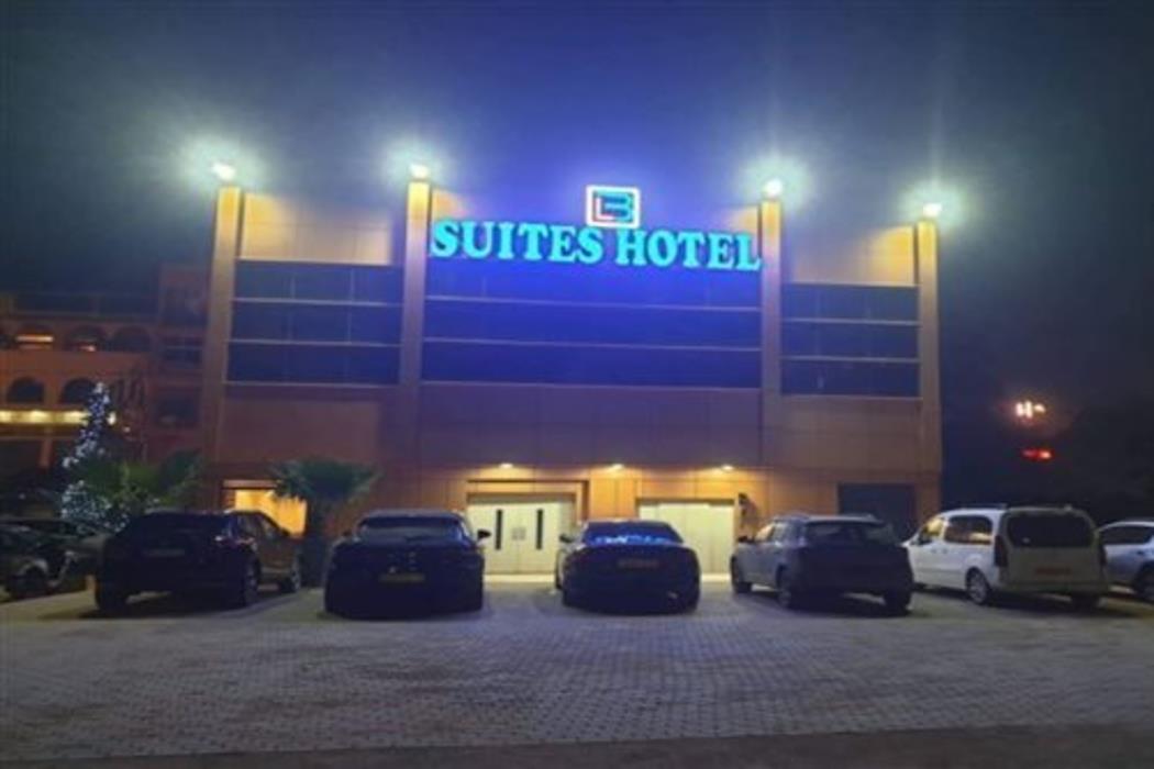 lb suites hotel