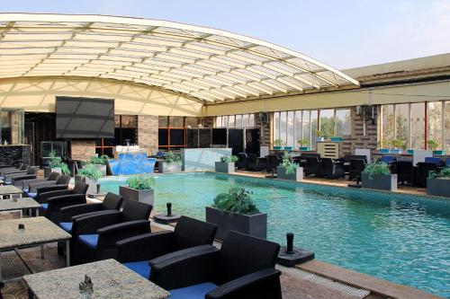 lb suites hotel