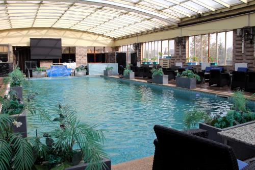 lb suites hotel