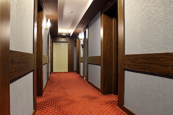 lb suites hotel