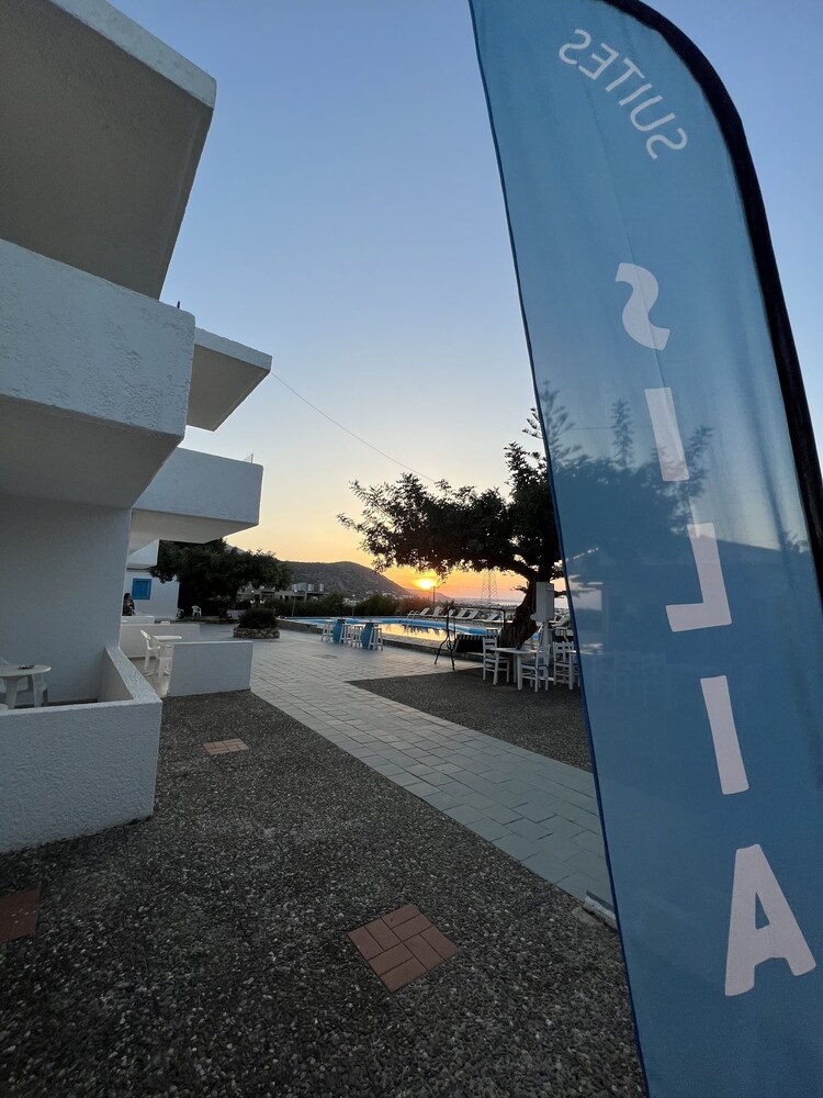 mila malia suites