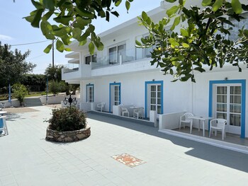 mila malia suites